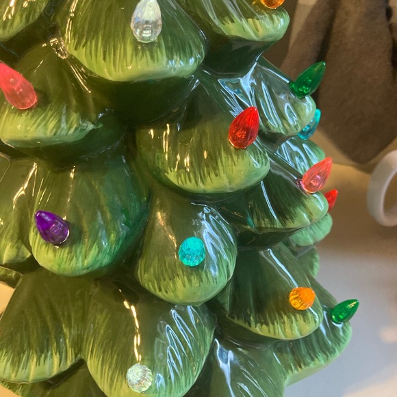 Stunning Ceramic Christmas Tree - Picture 7 of 8